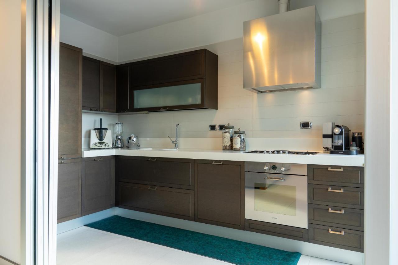 Nettuno'S Suite Napoli Bagian luar foto