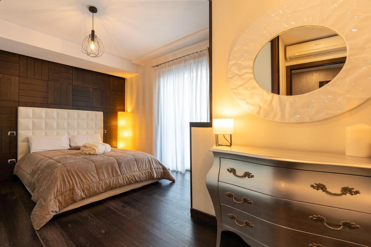 Nettuno'S Suite Napoli Bagian luar foto