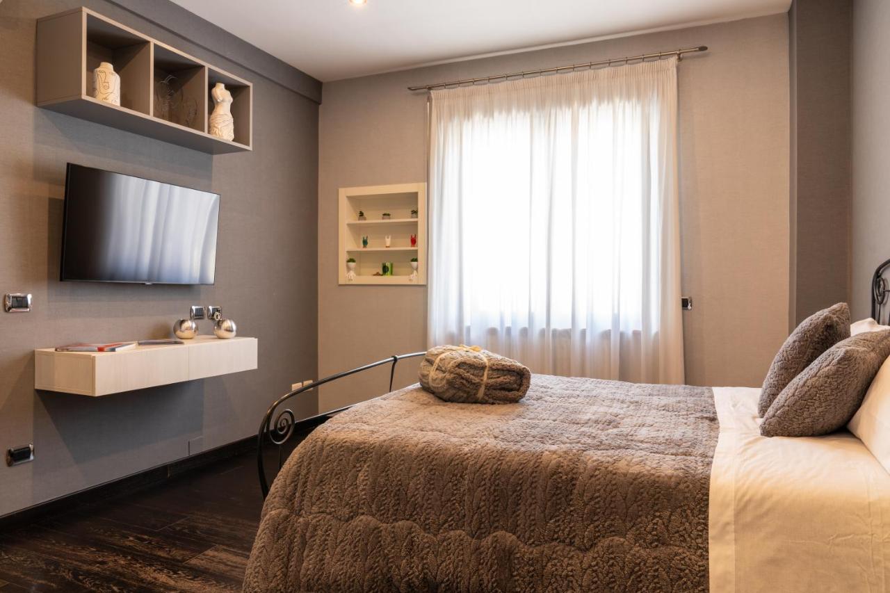 Nettuno'S Suite Napoli Bagian luar foto
