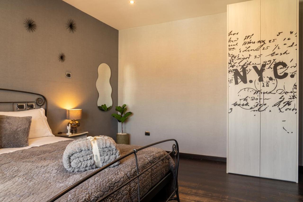 Nettuno'S Suite Napoli Bagian luar foto