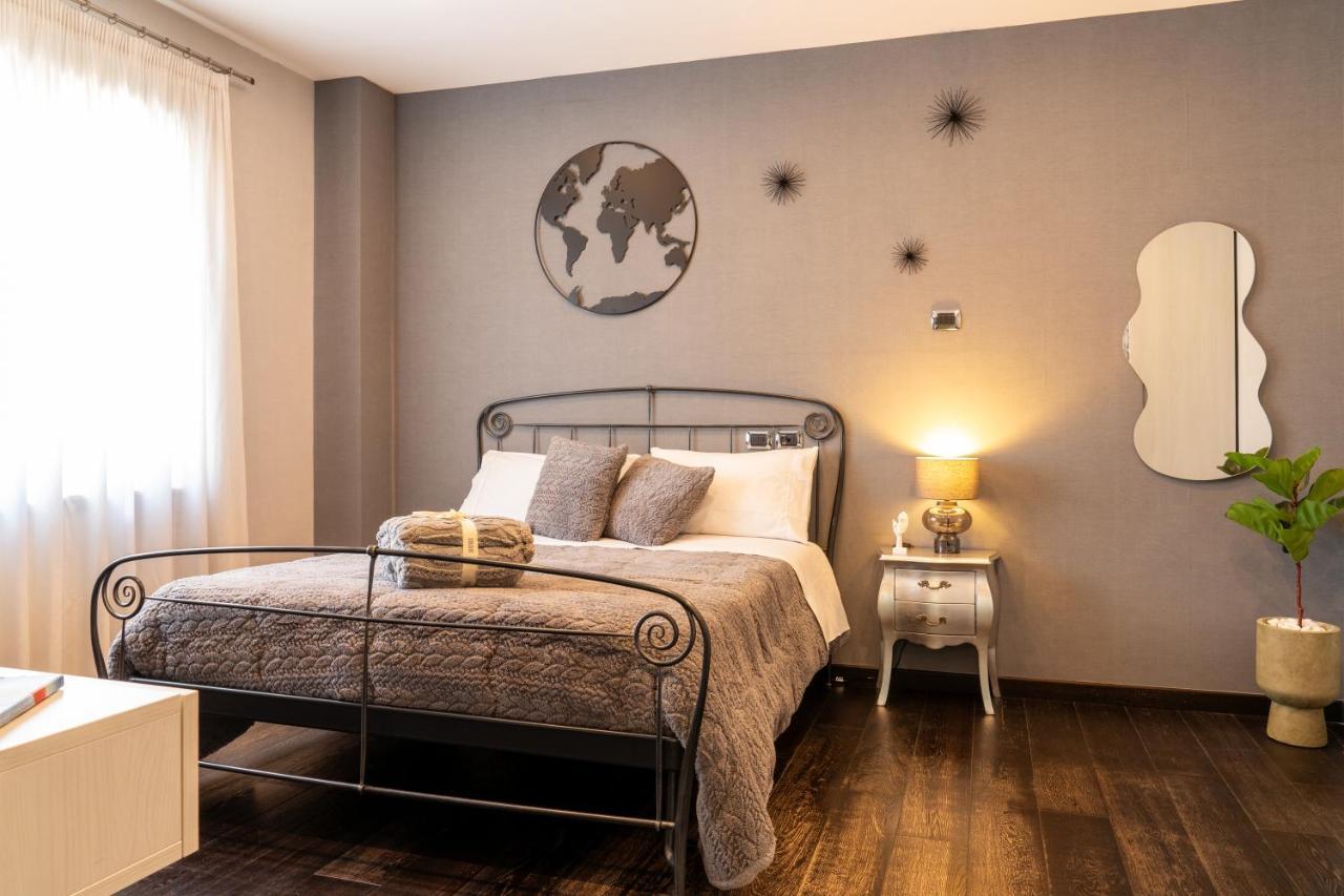 Nettuno'S Suite Napoli Bagian luar foto